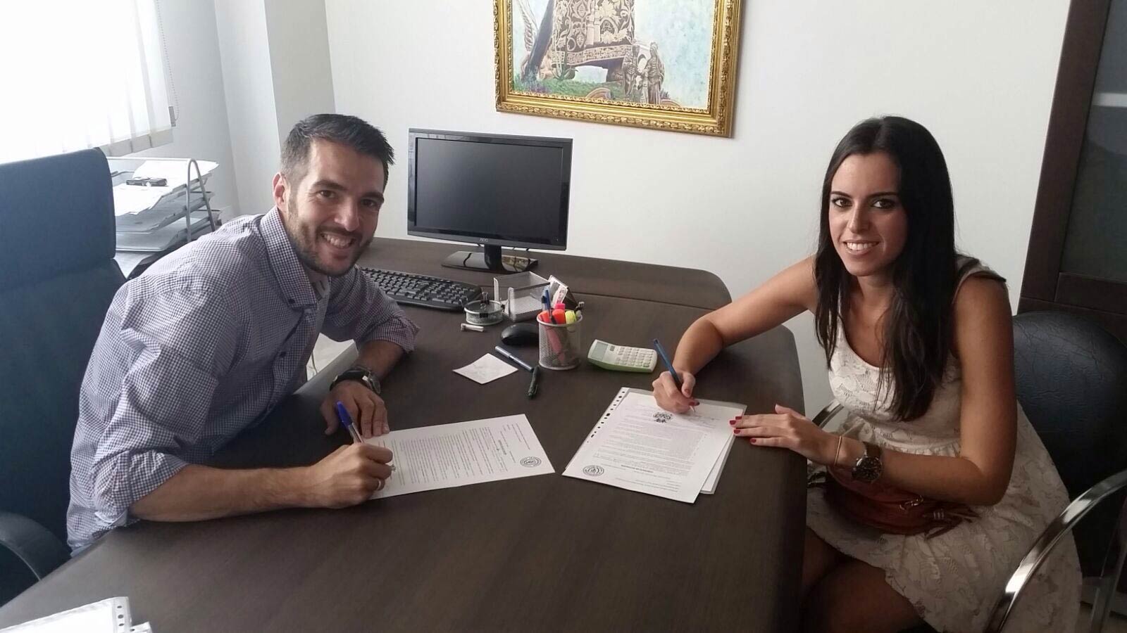 Firma del contrato que vincula a la Hermandad de Nueva Esperanza con la Banda de Música Nuestra Señora de Consolación (Huelva)